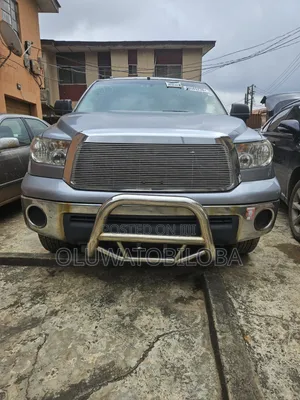 Toyota Tundra CrewMax 2010 Gray