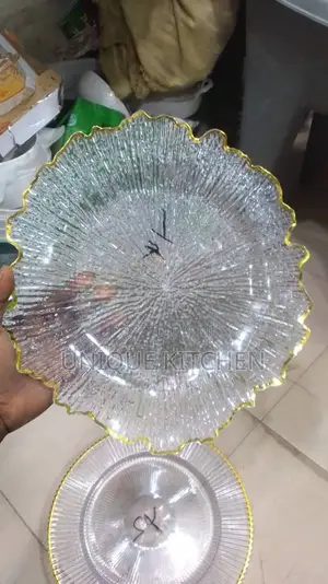 13" Round Clear Reef Design Charger Plates With Gold Rim