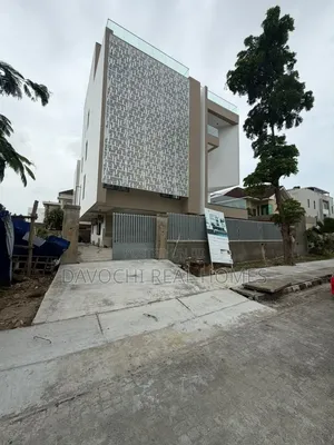 5bdrm Duplex in Banana Island for sale