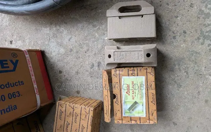 100A Fuse and Base Stanley