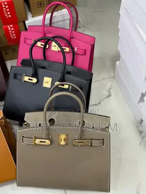This Hermes Bags Are So Quality, It Has a Long Straps.