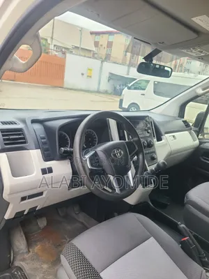 Toyota HiAce 2021 White
