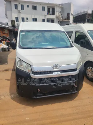 Toyota HiAce 2021 White