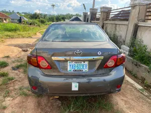 Toyota Corolla 2010 Gray