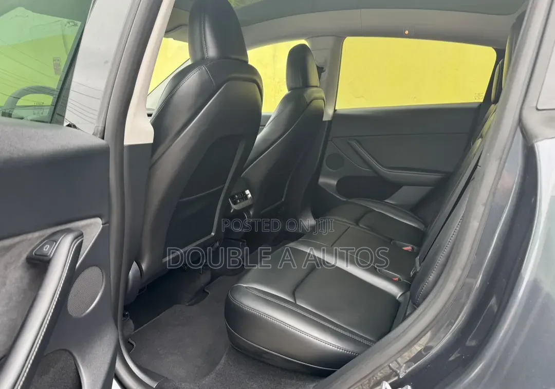 Tesla Model Y 2024 Gray