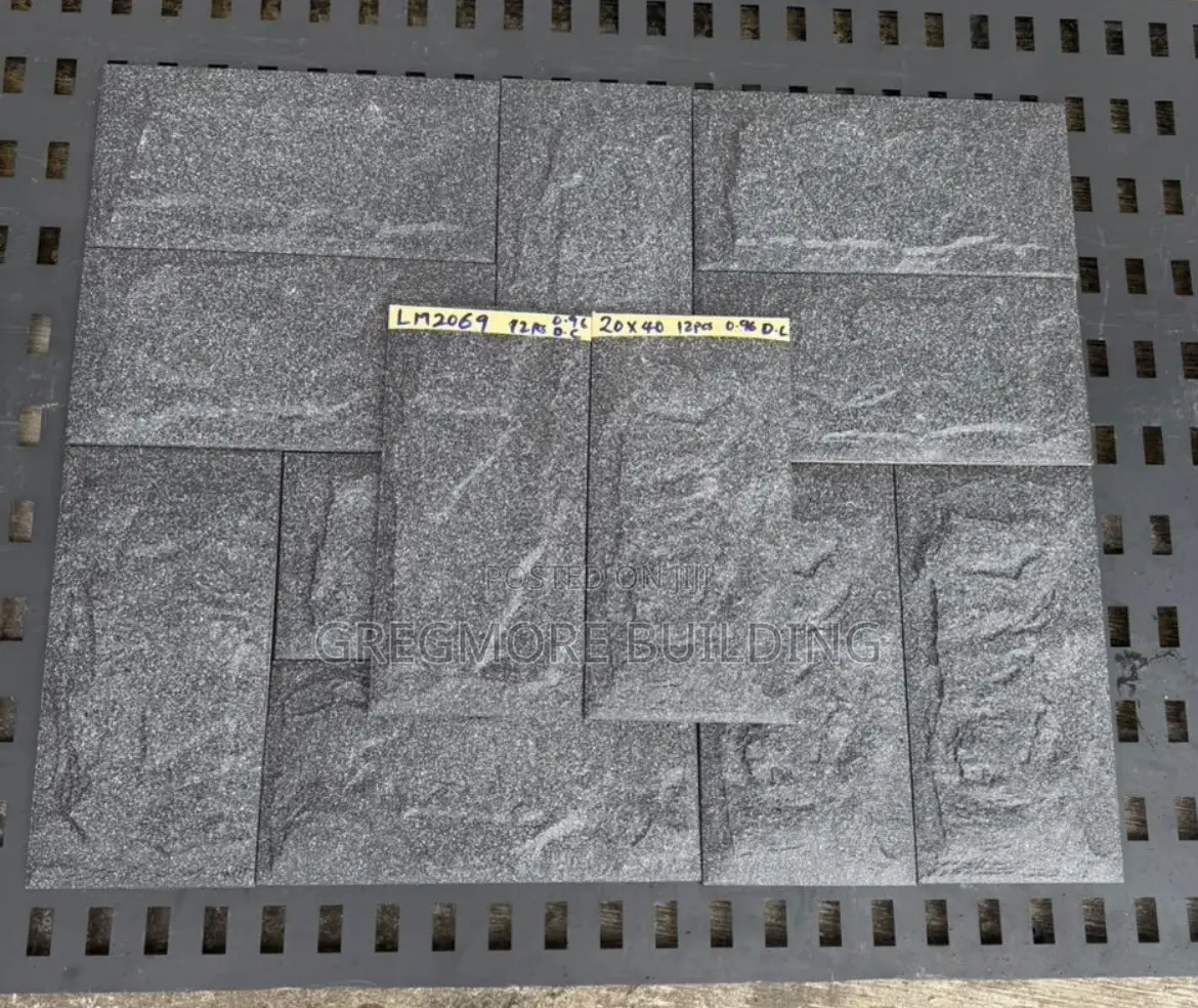 20/40 Stone Design Tile