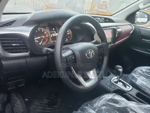 New Toyota Hilux 2025 Black