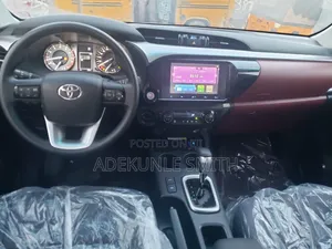 New Toyota Hilux 2025 Black