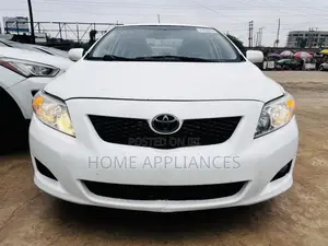 Toyota Corolla LE 4dr Sedan (1.8L 4cyl 4A) 2010 White