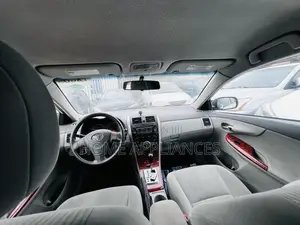 Toyota Corolla LE 4dr Sedan (1.8L 4cyl 4A) 2010 White