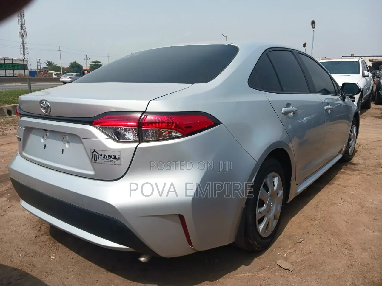 Toyota Corolla LE 2023 Silver