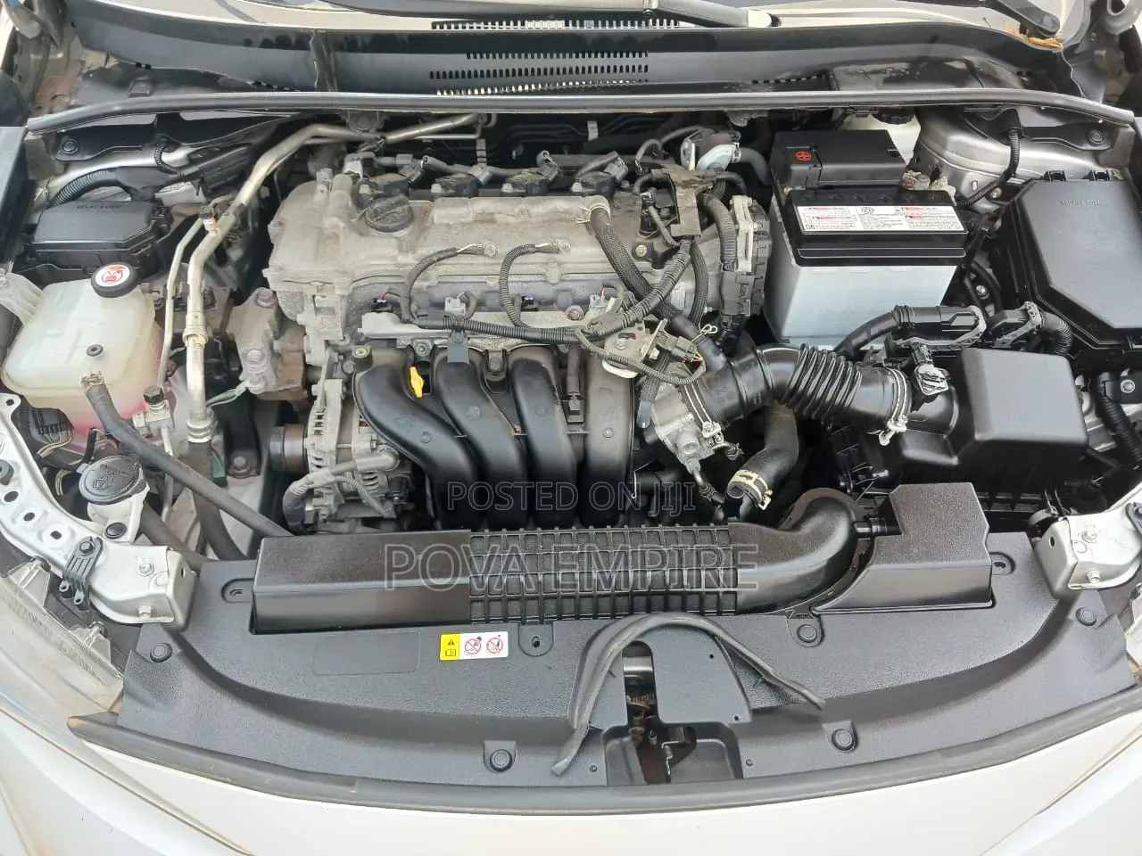 Toyota Corolla LE 2023 Silver