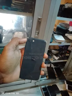 Apple iPhone SE 64 GB Black