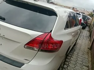Toyota Venza AWD 2010 White