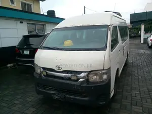 Toyota HiAce 2015 White