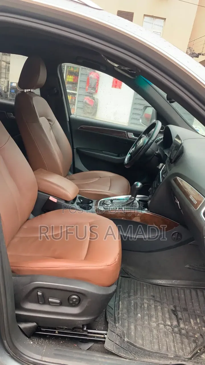 Audi Q5 2011 Blue