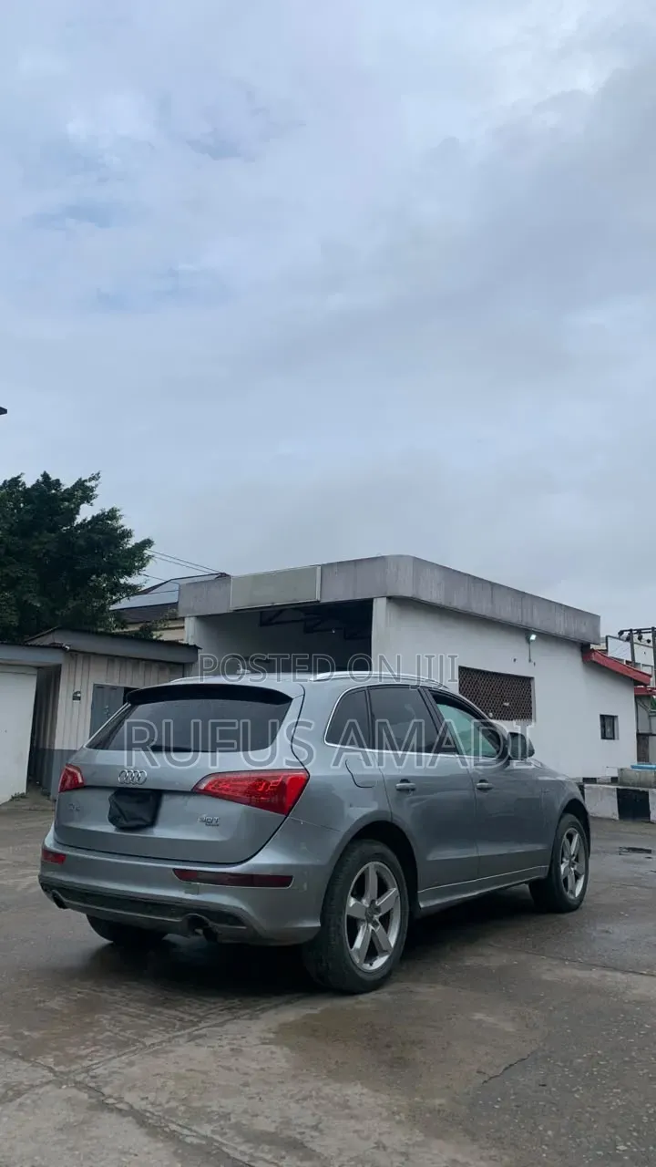 Audi Q5 2011 Blue