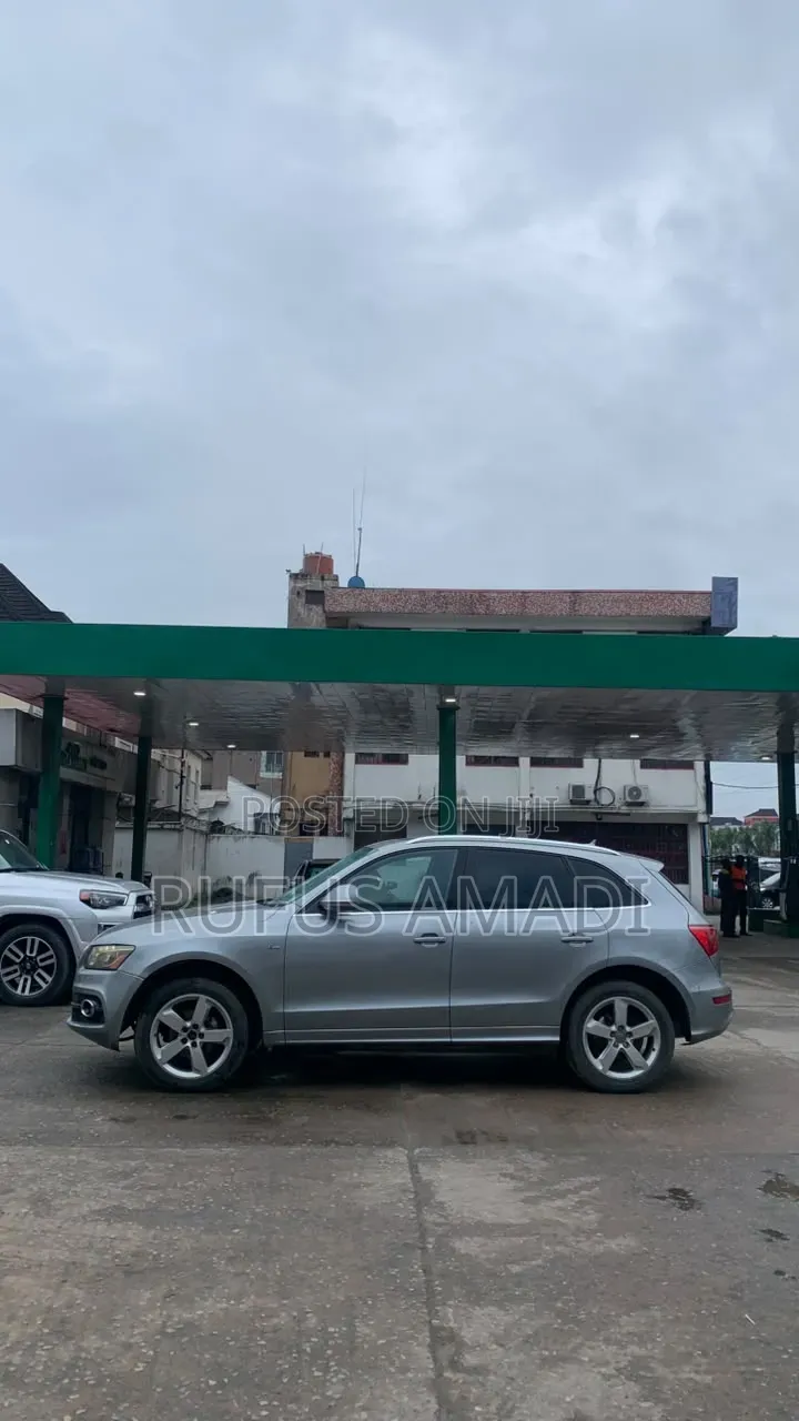 Audi Q5 2011 Blue