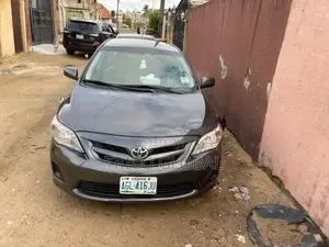 Toyota Corolla LE Special Edition 4dr Sedan (1.8L 4cyl 4A) 2013 Gray