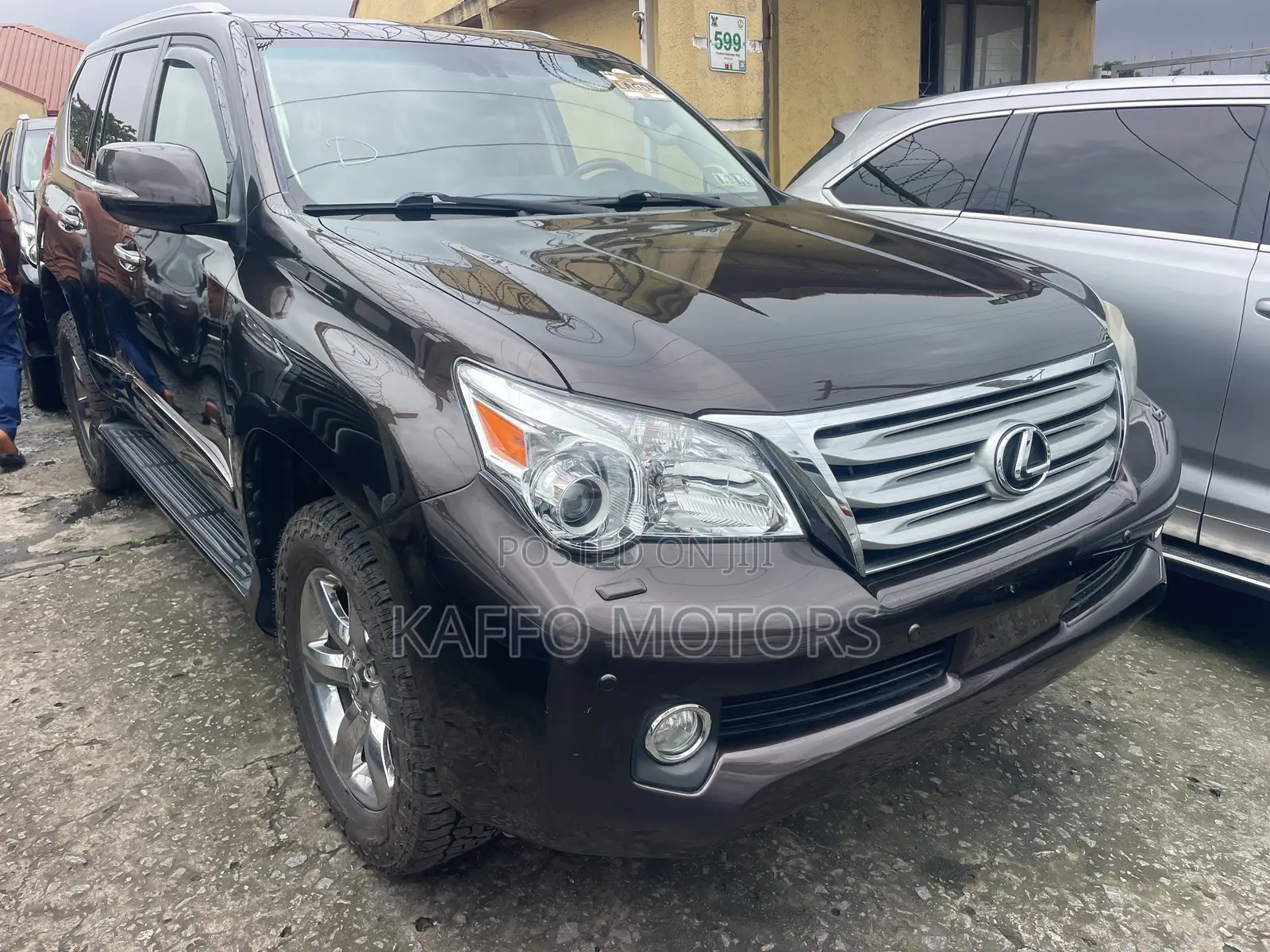 Lexus GX 460 Premium 2012 Brown