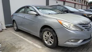 Hyundai Sonata Limited Sedan FWD (2.4L 4cyl 6A) 2013 Blue