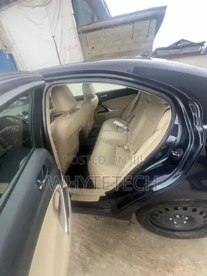 Lexus IS 2009 Blue