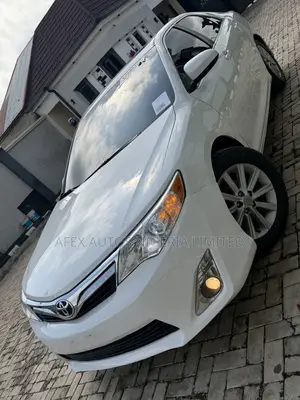 Toyota Camry LE 4dr Sedan (2.5L 4cyl 6A) 2013 White
