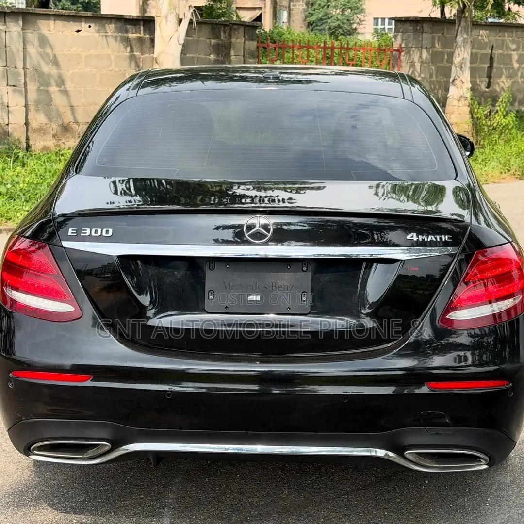 Mercedes-Benz E300 2017 Black