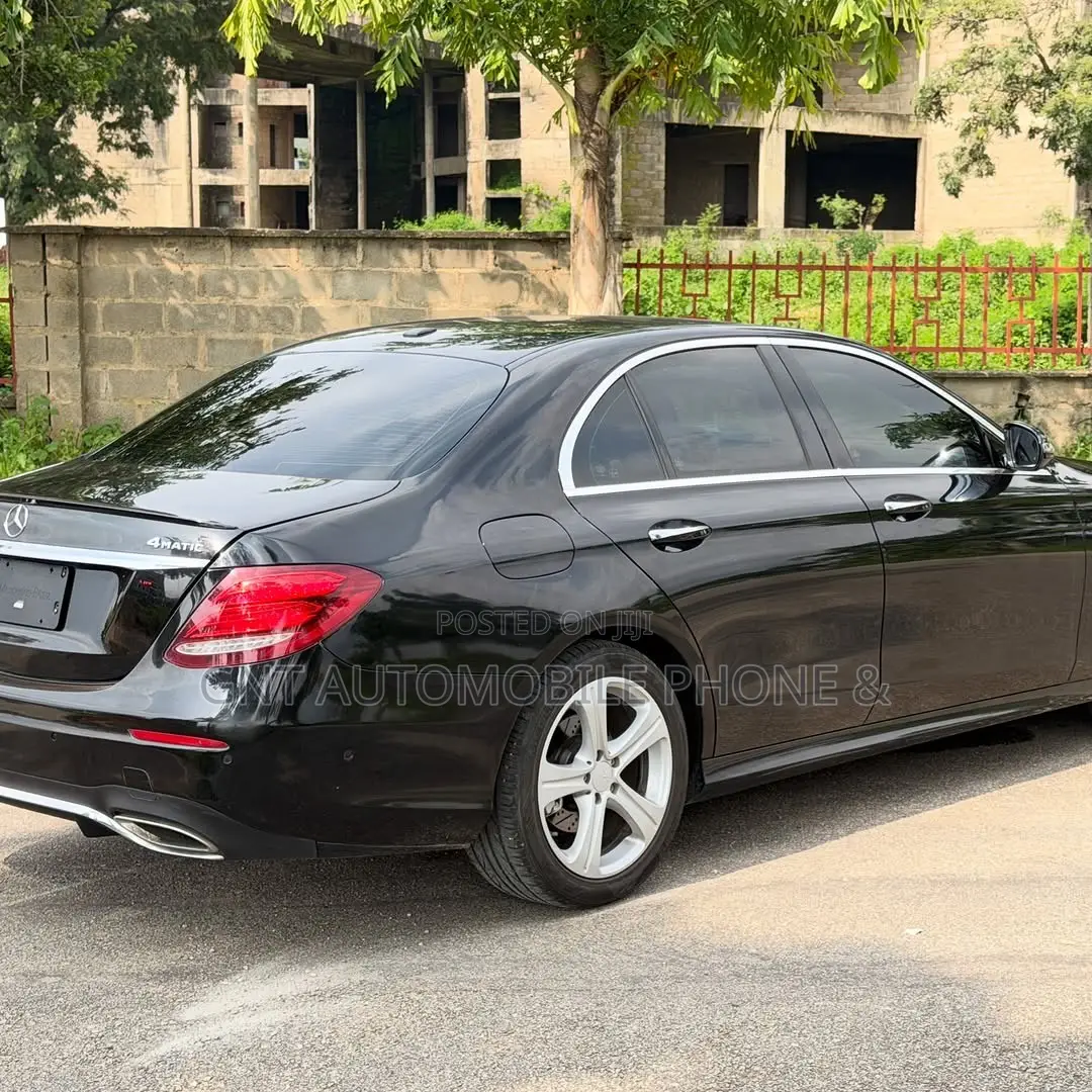Mercedes-Benz E300 2017 Black