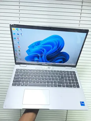 Laptop Dell Latitude 5530 8GB Intel Core i7 SSD 256GB