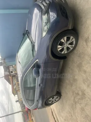 Honda CR-V 2012 Red