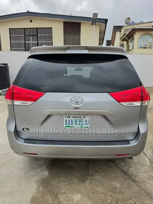 Toyota Sienna XLE 7 Passenger 2012 Blue