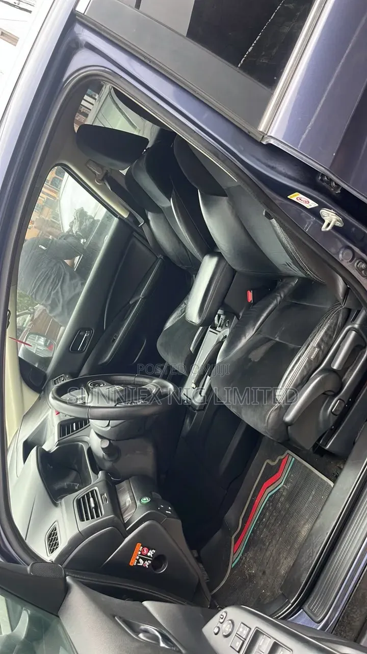 Honda CR-V 2012 Red