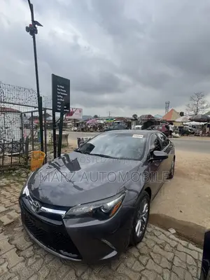 Toyota Camry SE 4dr Sedan (2.5L 4cyl 6A) 2016 Gray