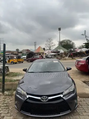 Toyota Camry SE 4dr Sedan (2.5L 4cyl 6A) 2016 Gray