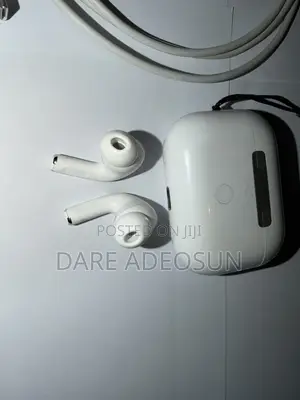 APPLE AIRPODS PRO 2 (2nd Generation) Lightning Charging Case