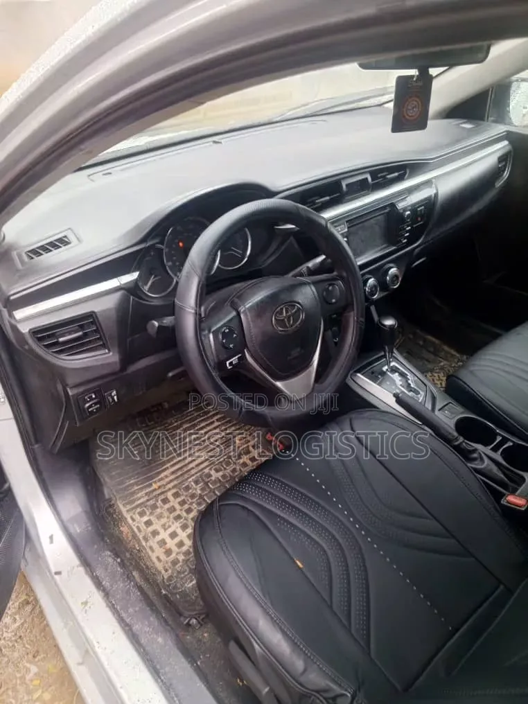 Toyota Corolla 2015 Silver