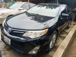 Toyota Camry XLE 4dr Sedan (2.5L 4cyl 6A) 2013 Blue