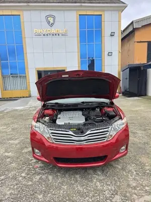 Toyota Venza XLE 2010 Red