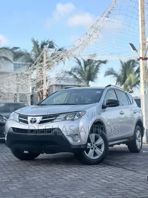 Toyota RAV4 XLE AWD (2.5L 4cyl 6A) 2013 Silver
