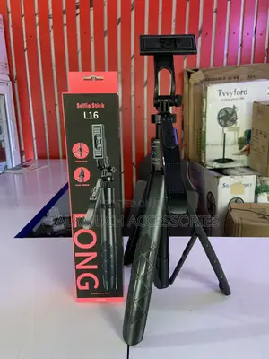 L16 Selfie Stick Phone Stand