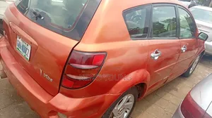 Pontiac Vibe Automatic 2004 Orange