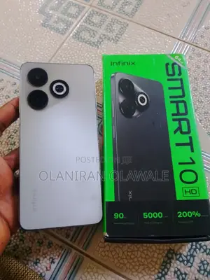 Infinix Smart 10 HD 64 GB Silver