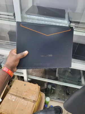 Laptop Gigabyte AERO 14 16GB Intel Core i7 SSD 256GB
