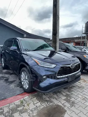 Toyota Highlander Limited 2021 Blue