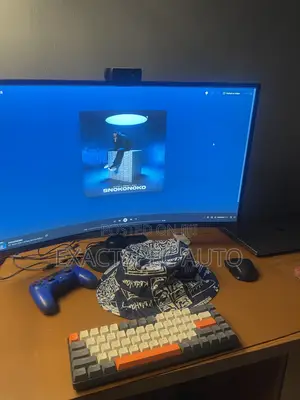 Samsung 32” Curved Monitor