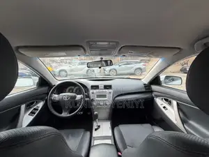 Toyota Camry SE 4dr Sedan (2.5L 4cyl 6AM) 2010 White