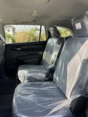 Toyota Highlander XLE 2021 Silver