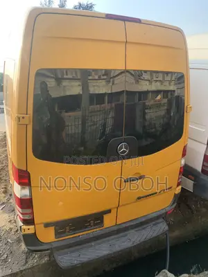 Mercedes-Benz Sprinter 2006 Yellow