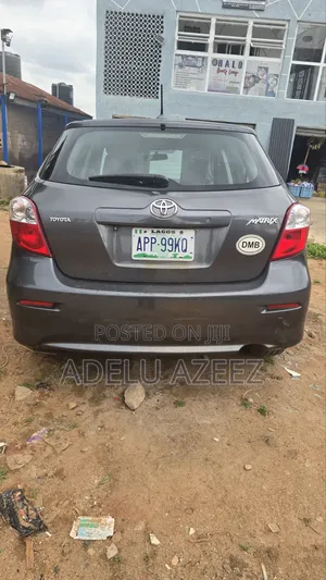 Toyota Matrix S Hatchback AWD (2.4L 4cyl 4A) 2010 Gray